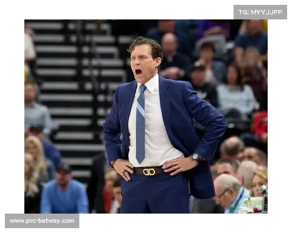 斯奈德团队进攻深度,八人得分上双展现无私配合体系